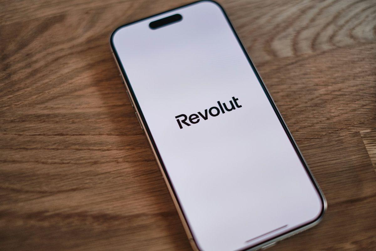 Megkezdte a Revolut a magyar bankszámlák bevezetését