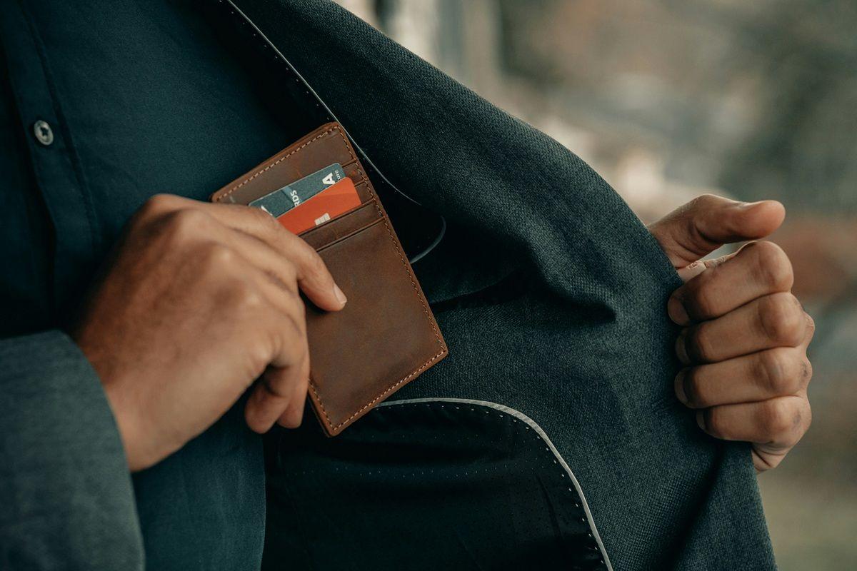 Új korszak a tudatos bankolásban – akár 120 000 forintos extra visszatérítéssel és 0 Ft-os első éves Visa bankkártya díjjal