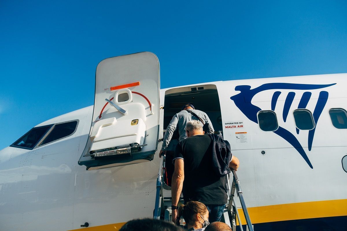 A Ryanair 8 útvonalát törli Budapestről