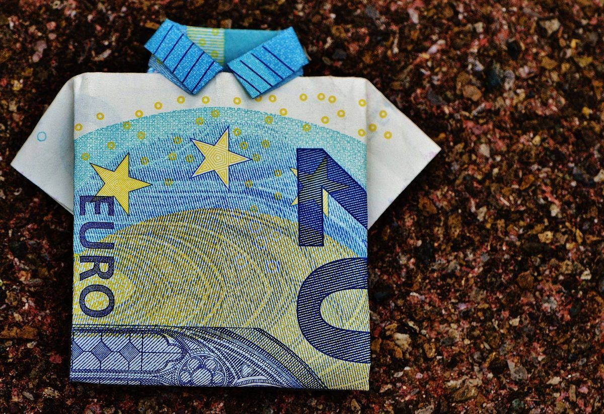 Már a 420-at nyaldossa az euróárfolyam