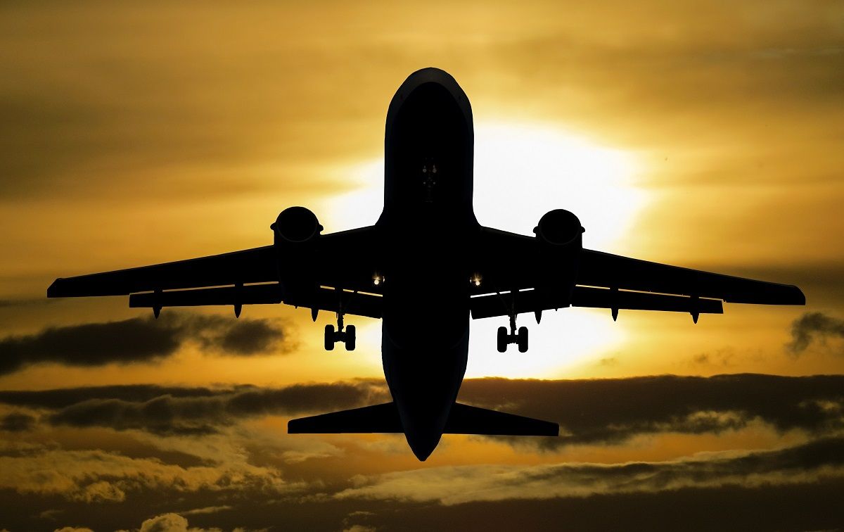 A repülőgép szén-dioxid-kibocsátása is befolyásolja januártól a repülési adót